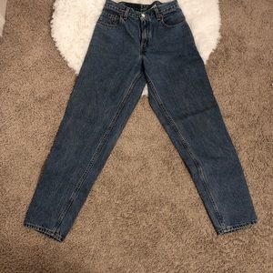 Levi’s loose fit jeans!
